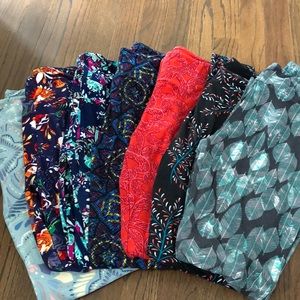 Bundle of 7 OS LuLaRoe leggings.